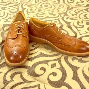 LIKE NEW light brown Sperry top-siders